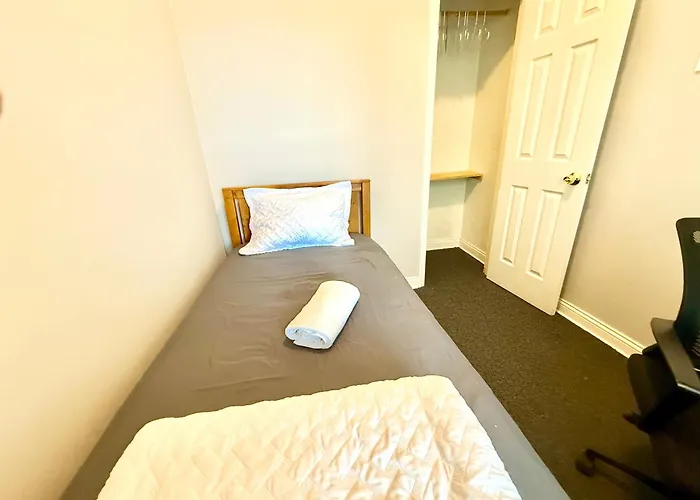 Place To - Close To Downtown! - Free Parking!