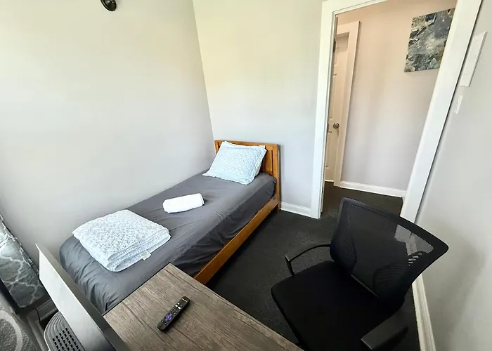 Privatunterkunft Place To - Close To Downtown! - Free Parking!