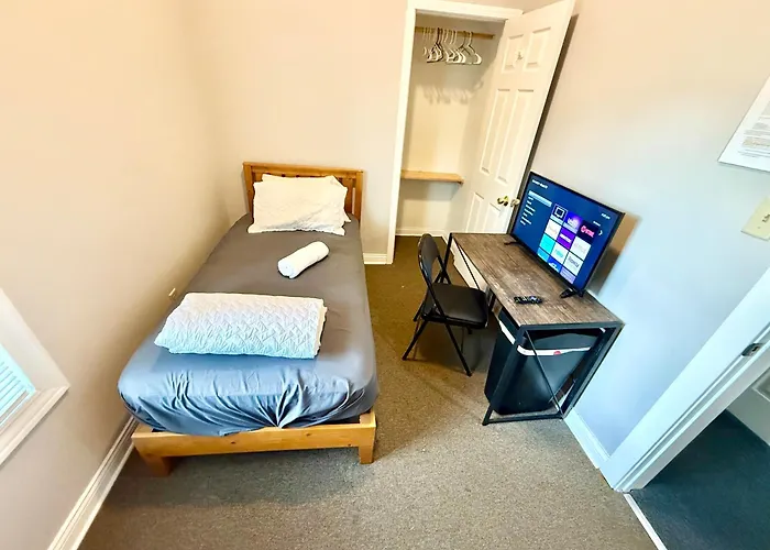Place To - Close To Downtown! - Free Parking! Privatunterkunft